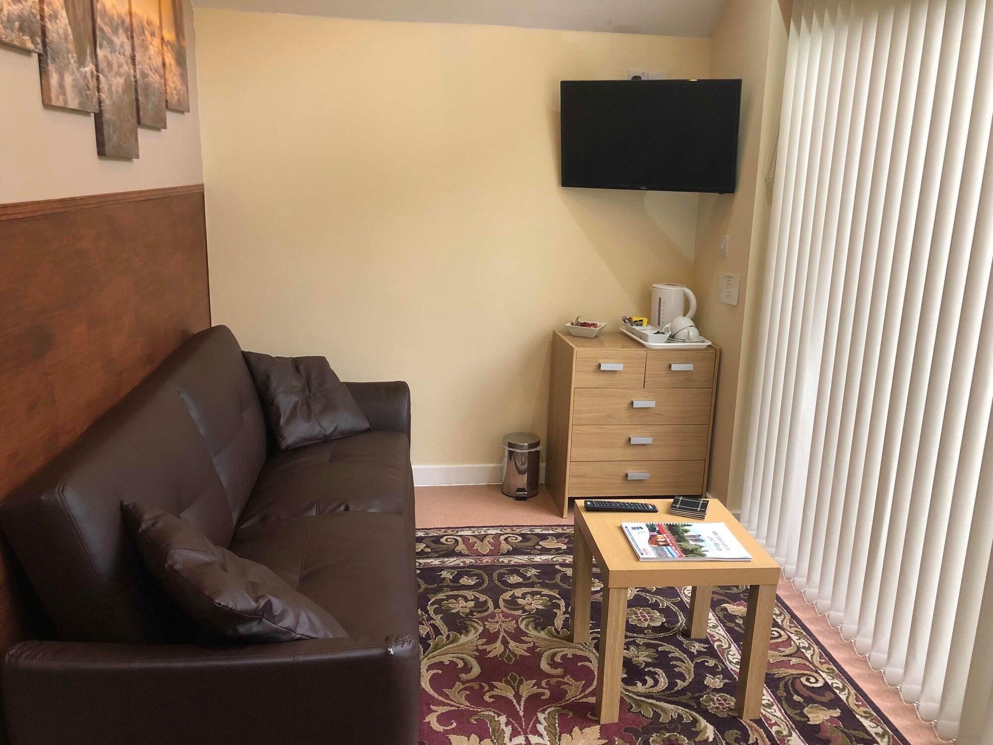 Oyo Eastbank Hotel, Speyside Scotland Rothes Екстер'єр фото